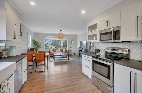 Ottawa Division Other | Farmhouse Cottage Feel near the City
