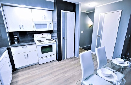 Winnipeg House | Fast CHECK-IN 3 Bedrooms & 3 Beds, Luxury House.