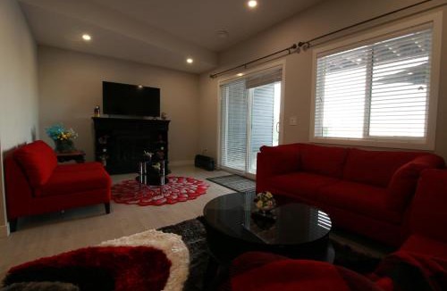 Chestermere House | Feel at home in Chestermere