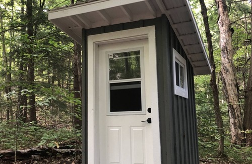 Port Hope Cabin | Felstead Farms Creekside Cabin