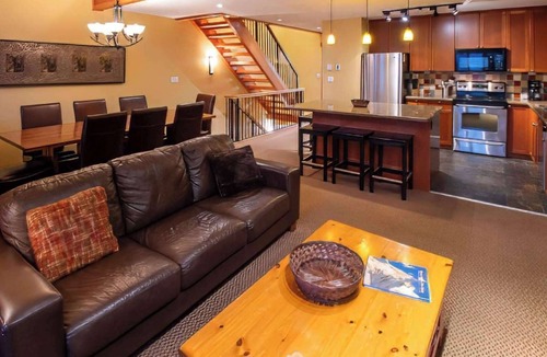 East Kootenay House | Fernie - Pinnacle Ridge Chalet 43-103