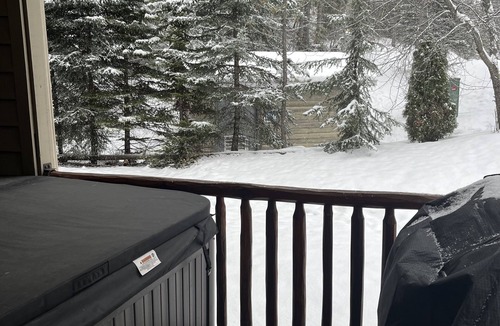 East Kootenay Condo | Fernie Ski-In Condo, 2 bed, 2 bath, with private hot tub and BBQ.