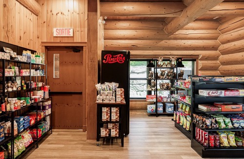 Fiddler Lake Resort House | Fiddler Lake Resort Chalet + Private Jacuzzi