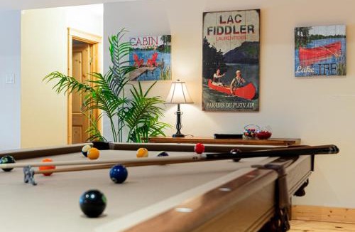 Fiddler Lake Resort Ski Chalet | Fiddler Lake Resort Chalet 80 Deer with pool