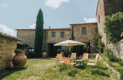 Rapale Apartment | Filippo' holiday flat with swimming pool