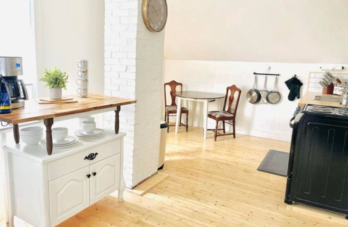 Alma Apartment | Finn's Studio Suite Apartment, Alma, Fundy Park