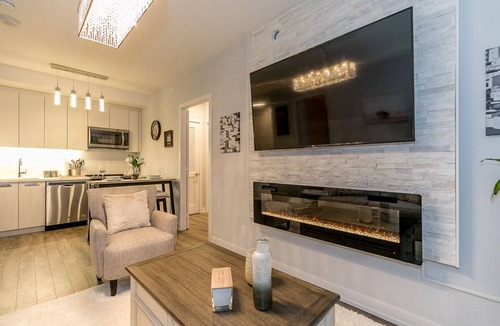 Big Bay Point Condo | Fire & Ice Spa Getaway w/Private Sauna