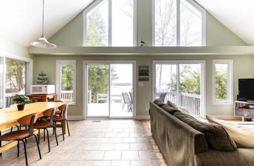 Springwater Cottage | Firepit|Arcade|Mount St. Louis Orr Lake Waterfront
