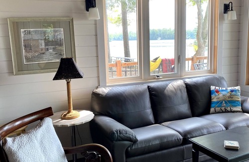 Rideau Lakes Cottage | Fishing/family cottage (Renovated) on beautiful Lake Opinicon (Kingston-Ottawa)