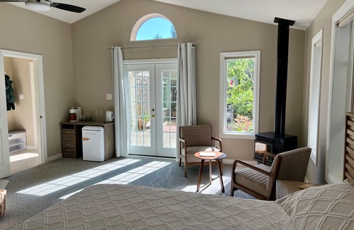 Regional District of Nanaimo Bed & Breakfast | Five Gables - Your Peaceful Retreat in Qualicum Beach.