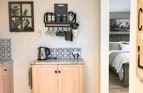 Langford Apartment | Florence Lake Garden Suite With Private Outdoor Patio With Fire Pit & Grill