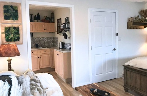 Langford Apartment | Florence Lake Garden Suite With Private Outdoor Patio With Fire Pit & Grill