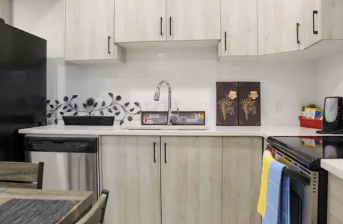 Southeast Calgary House | Forget ur worries in this spacious, light-filled, & serene legal basement suite