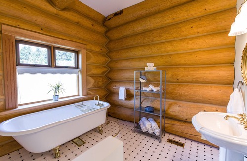 Rock Creek Cabin | Fossen's Guest Lodge - 5000 sq. ft majestic custom log home! Breathtaking view!