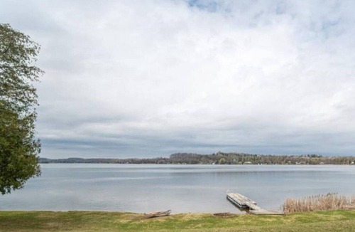 Selwyn House | Four bedroom - Two bathroom family retreat