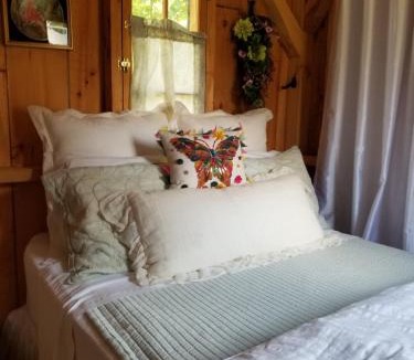 Gravenhurst Bed & Breakfast | Four Ninety Muskoka B & B