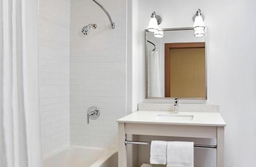 Regina Hotel | Four Points by Sheraton Regina