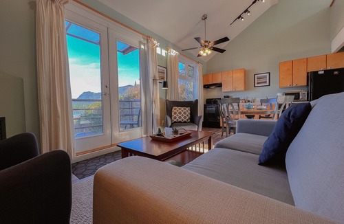 Tofino Condo | Fred Tibbs #20 I Ocean View I Downtown I Fireplace