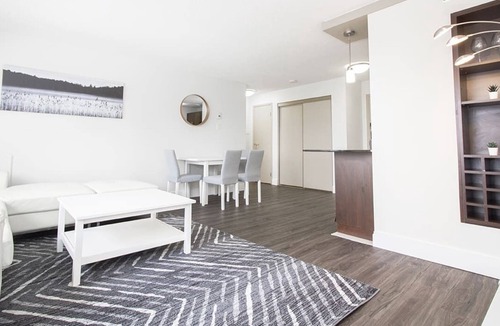 Downtown Winnipeg Apartment | Free Parking and Wi-Fi! One Bedroom Suite Downtown