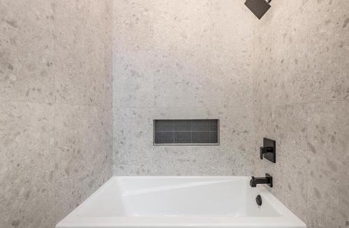 Brossard Apartment | FREE PARKING PRIME LOCATION NEW MODERN CONDO