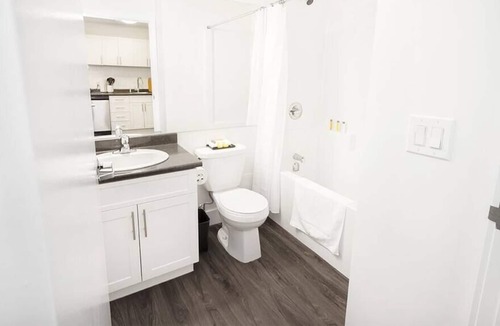 Downtown Winnipeg Apartment | Free Parking, Private Patio, Laundry and Wi-Fi!