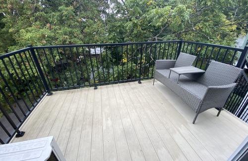 Laval-des-Rapides Condo | FreeParking Condo 2BRs 4beds AC Wi-Fi Smart TV