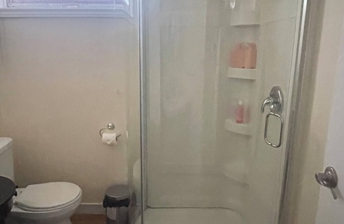 St. Albert House | Fresh new basement suite in historic St. Albert, 15 mins to WEM & local shopping