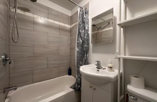 Verdun House | FULL KITCHEN 10MIN from DTOWN ROOM B
