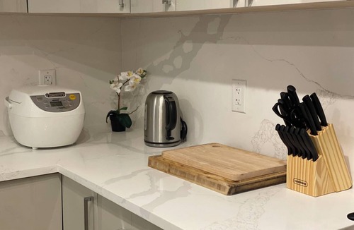 Langley House | Fully equipped 4b3b house 3 minutes drive to Highway 1