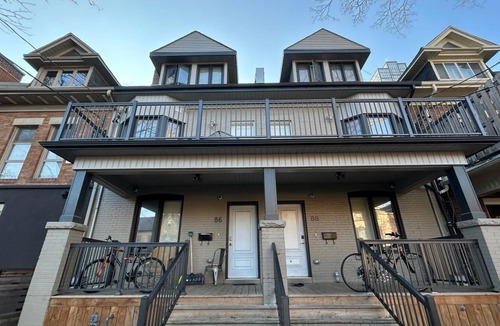 Cabbagetown South House | Fully furnished rooms near Eaton Centre, ten minutes walk from Dundas Station