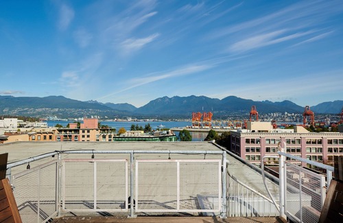 Gastown Condo | Fully Renovated Historic Loft with Private Roof Deck