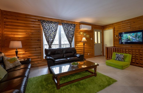 Sainte-Agathe-des-Monts Ski Chalet | Fun with family and friends