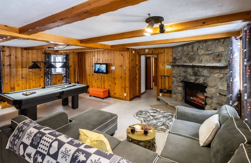 Sainte-Agathe-des-Monts Ski Chalet | Fun with family and friends