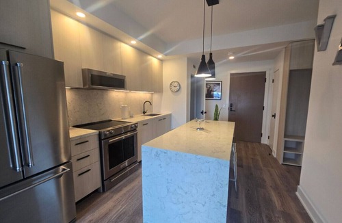 Downtown Toronto Apartment | Furnished 2 Bedroom with 2 Bathrooms in Toronto | Elm Ledbury