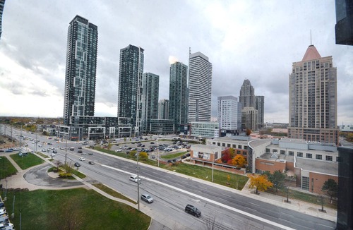 Fairview Apartment | Furnished 3Br suites near Square One Mall
