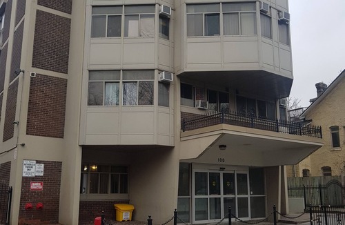Garden District Apartment | Furnished bachelor studio near Dundas/College Station, Toronto Metropolitan Uni.