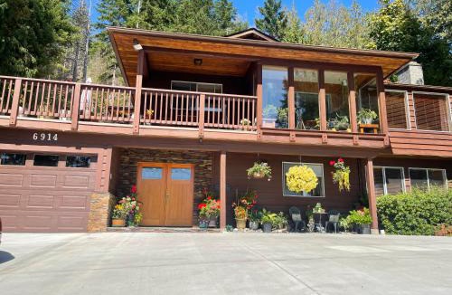 West Sechelt House | Garden Bridge House