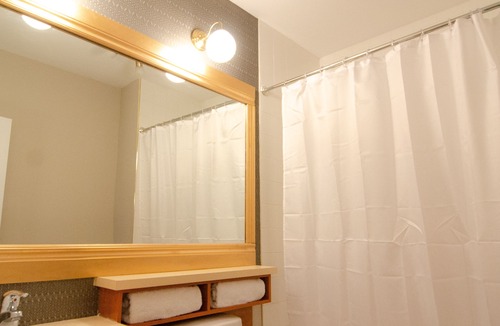Gay Village House | Garden Hotel Room in front of Metro and in the heart of the city