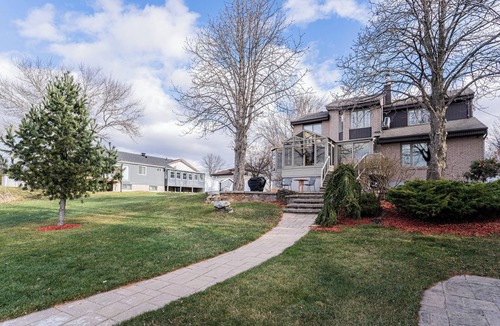 Montreal House | Garden-Lake Access: Sunroom w/15m DT & Parking