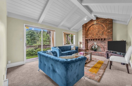 West Vancouver House | Garden level basment , caulfield area