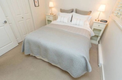 South Granville Condo | Garden level condo in chic & central #southgranville