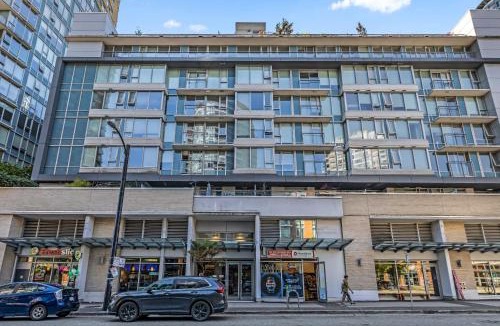 Crosstown House | Gastown Downtown Apartment very central