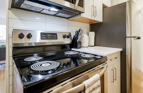 Surrey Apartment | Gateway Furnished Apartments Suite Twenty One