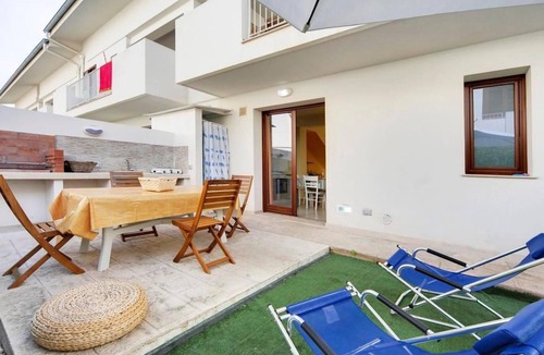 Punta Secca Apartment | Gemütliche Wohnung in Punta Secca mit Grill und Garten und Neben dem Strand by Interhome