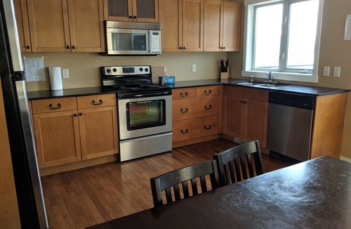 Central Okanagan House | Georgeous Lake Views - 3 Bedroom Cottage at La Casa Resort