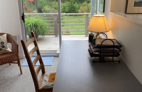 Courtenay Apartment | Get the Best of 4 Worlds: Sea, Forest, Slopes and Comfort