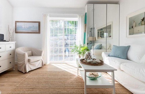 Mahone Bay House | Getaway by the Bay