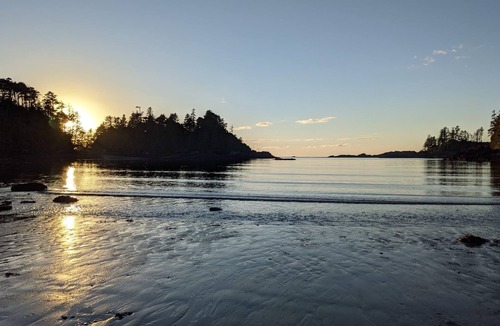 Ucluelet Apartment | *Getaway Private Suite "El Faro"