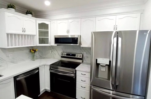 Orillia House | ❤ Getaway with an 8-seater Hot Tub ❤nn