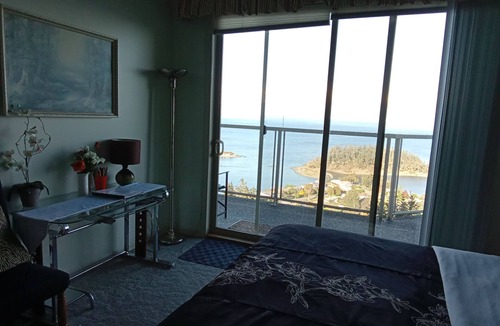 Regional District of Nanaimo Bed & Breakfast | Gibralter Rock Ocean View B&B